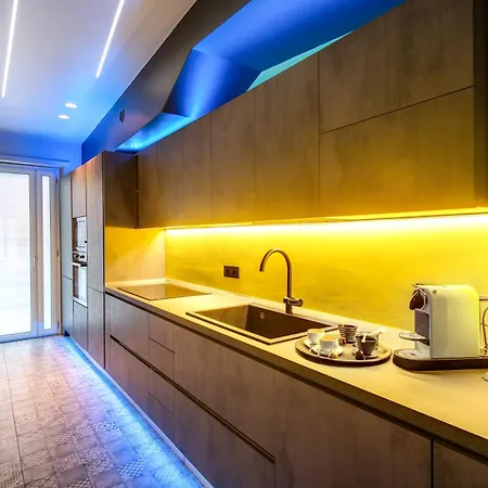Luxury Wellness With Jacuzzi & Free Parking Апартаменты *