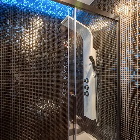 Luxury Wellness With Jacuzzi & Free Parking *