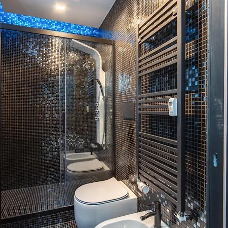 Luxury Wellness With Jacuzzi & Free Parking Апартаменты *
